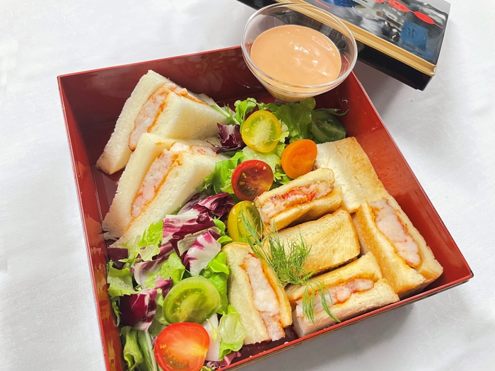 おせちの海老真丈(しんじょう)サンドイッチ