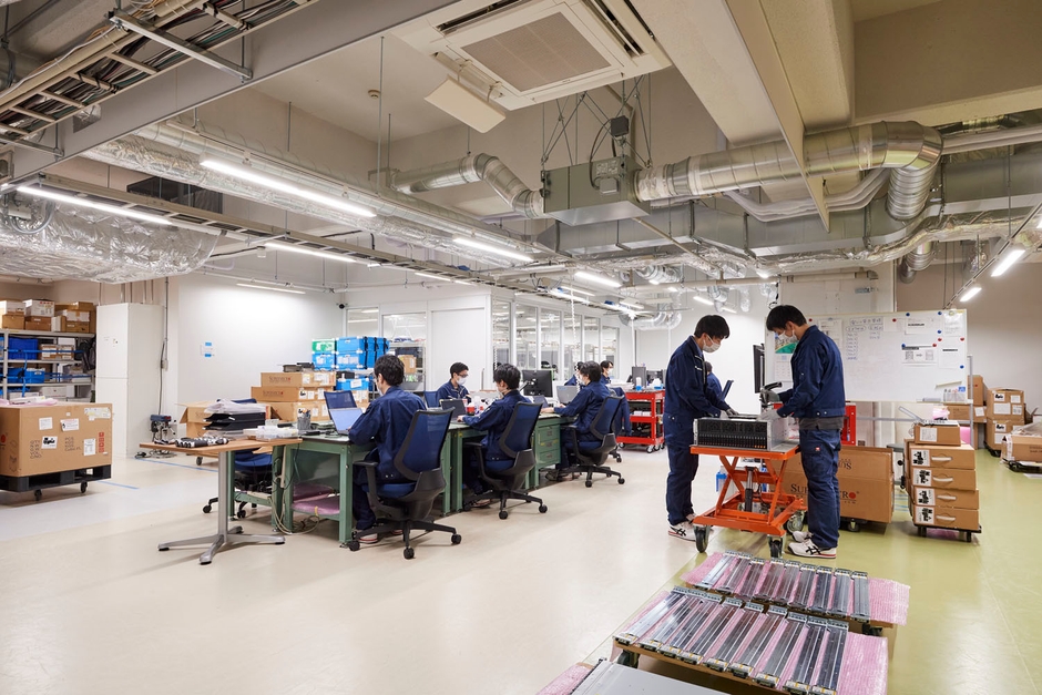 広いスペースで効率の良い作業環境