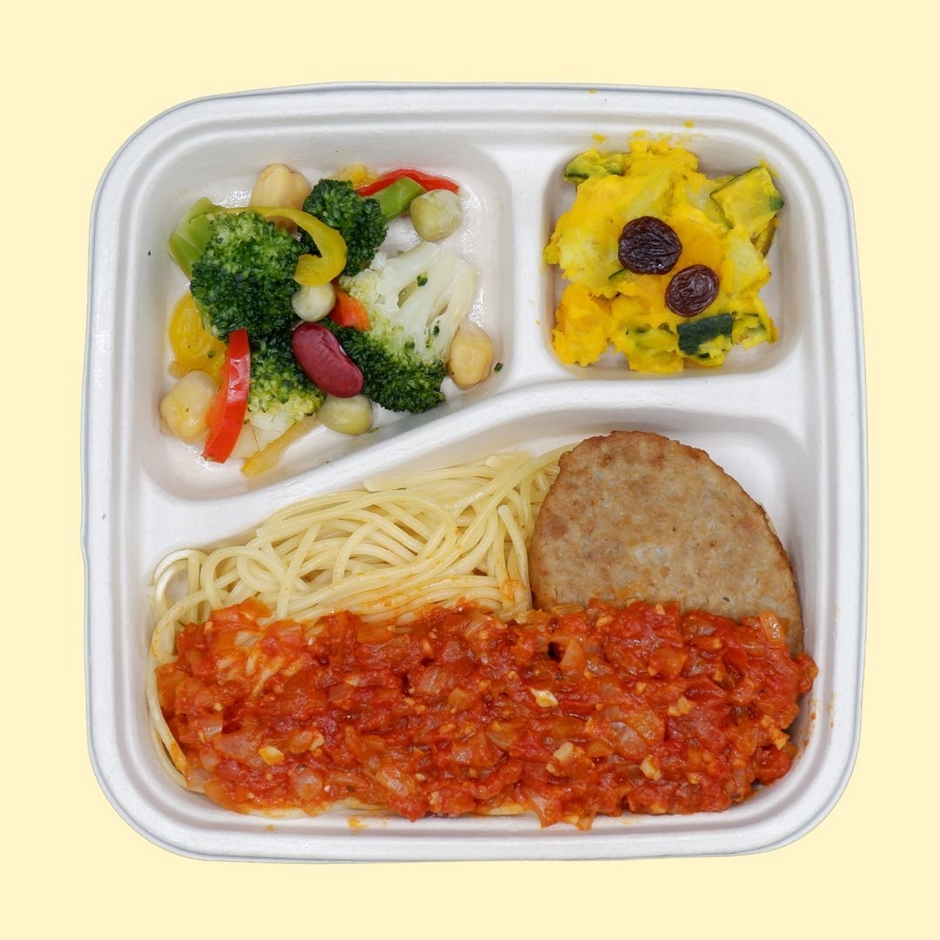 トマトソースが美味しいハンバーグ&パスタ