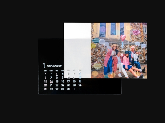 透明フィルムとポストカードの組み合わせ