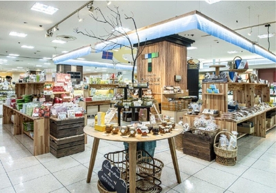 鳥のもの百貨 売り場