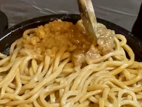 世田谷【深夜専用】総重量1kgの二郎系まぜそば、逆張りデリバリー専門店が誕生