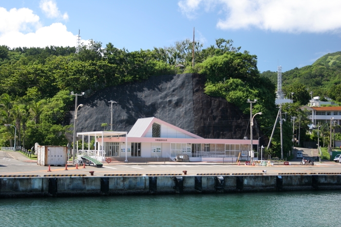 沖港船客待合所（小笠原母島観光協会）