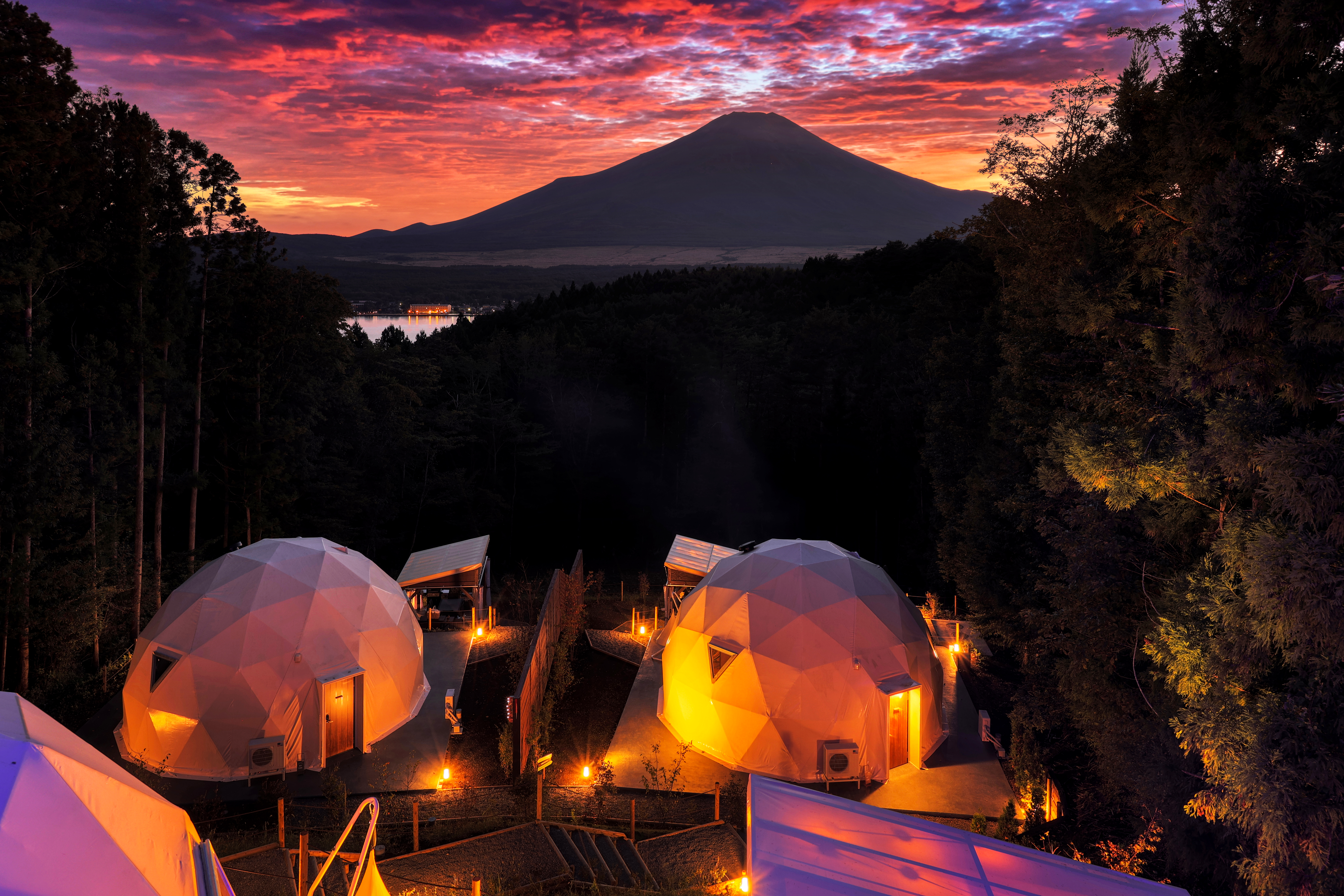 【LE NIDO×fru:C美容液】富士山の絶景が目の前に！大自然の中でプライベートグランピング体験♪