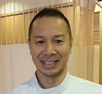 逆さユラリックス整体 考案者 松本 隆博