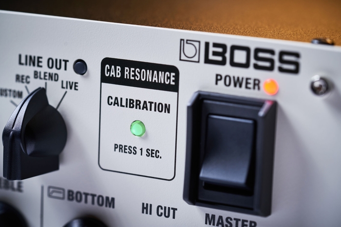 『KATANA-500 BASS HEAD』 「CAB RESONANCE」 コントロール部