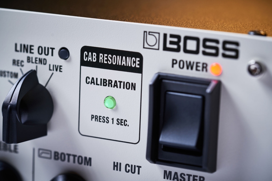 『KATANA-500 BASS HEAD』 「CAB RESONANCE」 コントロール部