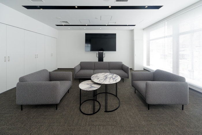 ラウンジとしての活用　ソファ：BO COMCEPT BERNE