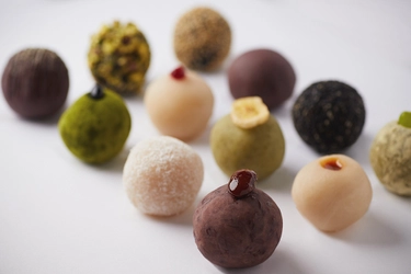 美食の宝庫新潟から発信する和菓子の新しいかたち　 伝統の和菓子が令和スタイルに昇華した 進化系新潟餡果子専門店「萬代庵」オープン！