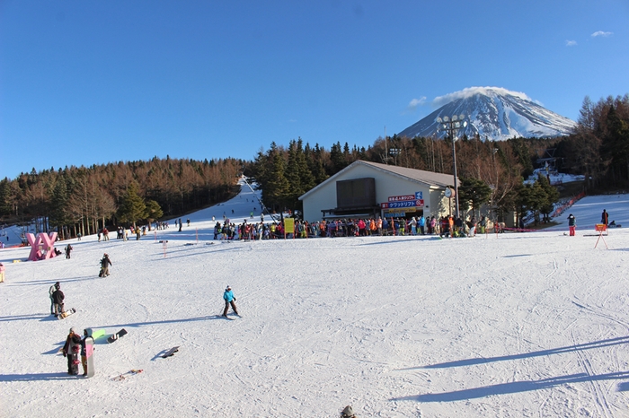 富士山の麓にあるスキー場【ふじてんスノーリゾート】