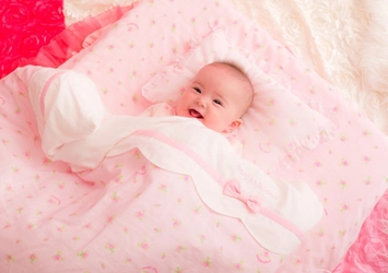 赤ちゃんのはじめての眠りをやさしく快適にする 「ベビームアツ」誕生