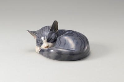 《眠り猫置物》ロイヤル コペンハーゲン 原型:エリック・ニールセン ペインター:IVX 1958年 塩川コレクション