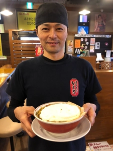 関西初！？正月限定で「おしるこラーメン」を販売　 スープにあずき、トッピングに生クリームの絶妙タッグ