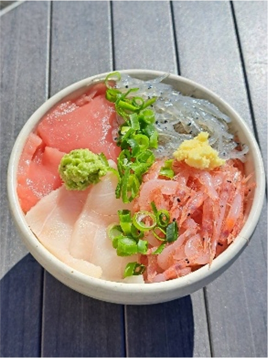 「とと丸4種丼」金目鯛お味噌汁付 ~深海魚アブラボウズ~