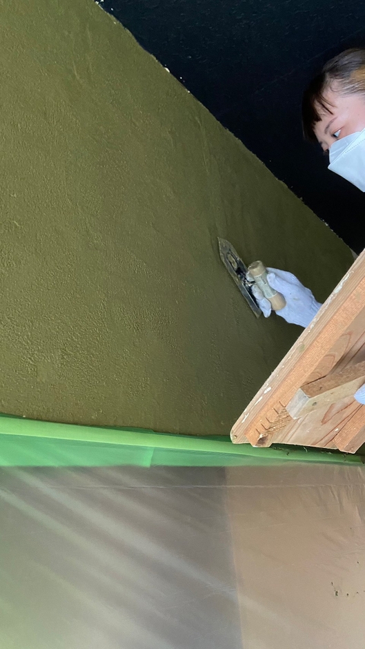 施工写真-01・聚楽壁の左官の様子