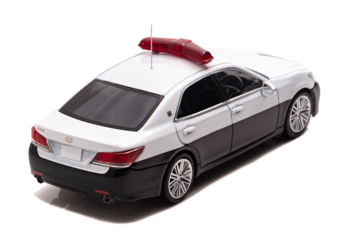 1/43 トヨタ クラウン アスリート (GRS214) 警察パトロール車両:右後