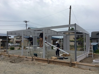 【納入事例レポート】あ、ここにも杉田エース！Vol.171　雪国山形県のとるあるレンタカー屋さんへ、耐雪性の高いの新築ガレージを納入させていただきました。