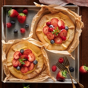 型なしで作れる!いちごのタルト