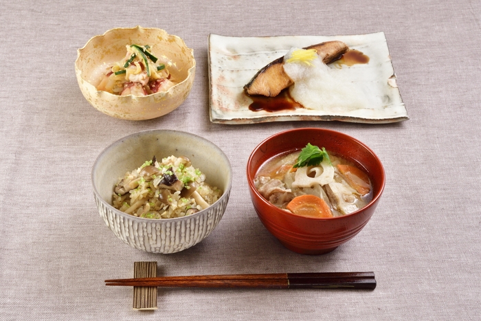 コクうま和食レシピ4品(ぶり照り焼きみぞれあん／根菜たっぷり豚汁／たこともやしズッキーニのぬた／焼木の子の炊き込みご飯)