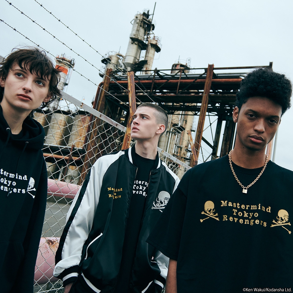 Tokyo Revengers mastermind JAPAN (左)パーカー 初代ロゴ柄/(中央)スカジャン/(右)Tシャツ