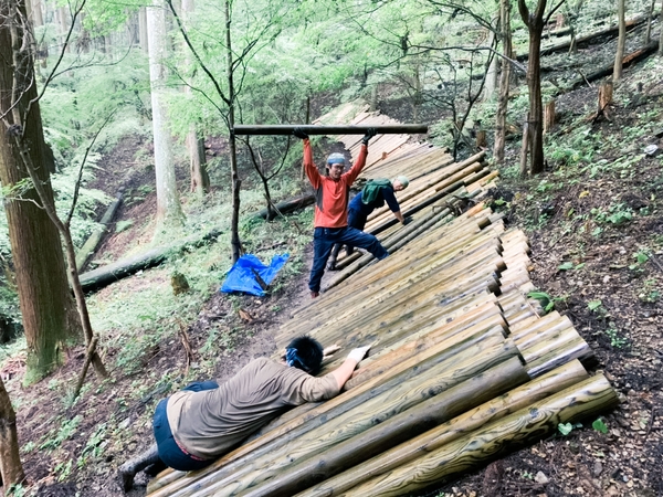 辛そうですが楽しそうでもある東京チェンソーズのみなさん