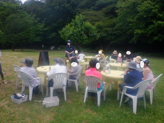 運動のあとは和やかにカフェタイム