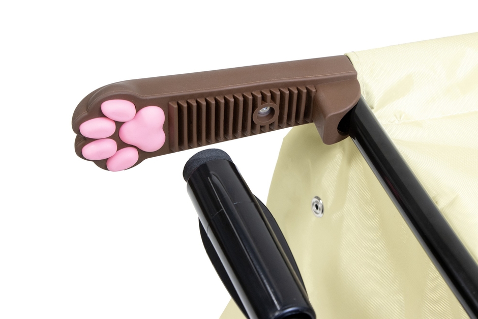 アーム部分には立体的な肉球のデザインをほどこし、ペット好きの心をくすぐるデザインにしました。