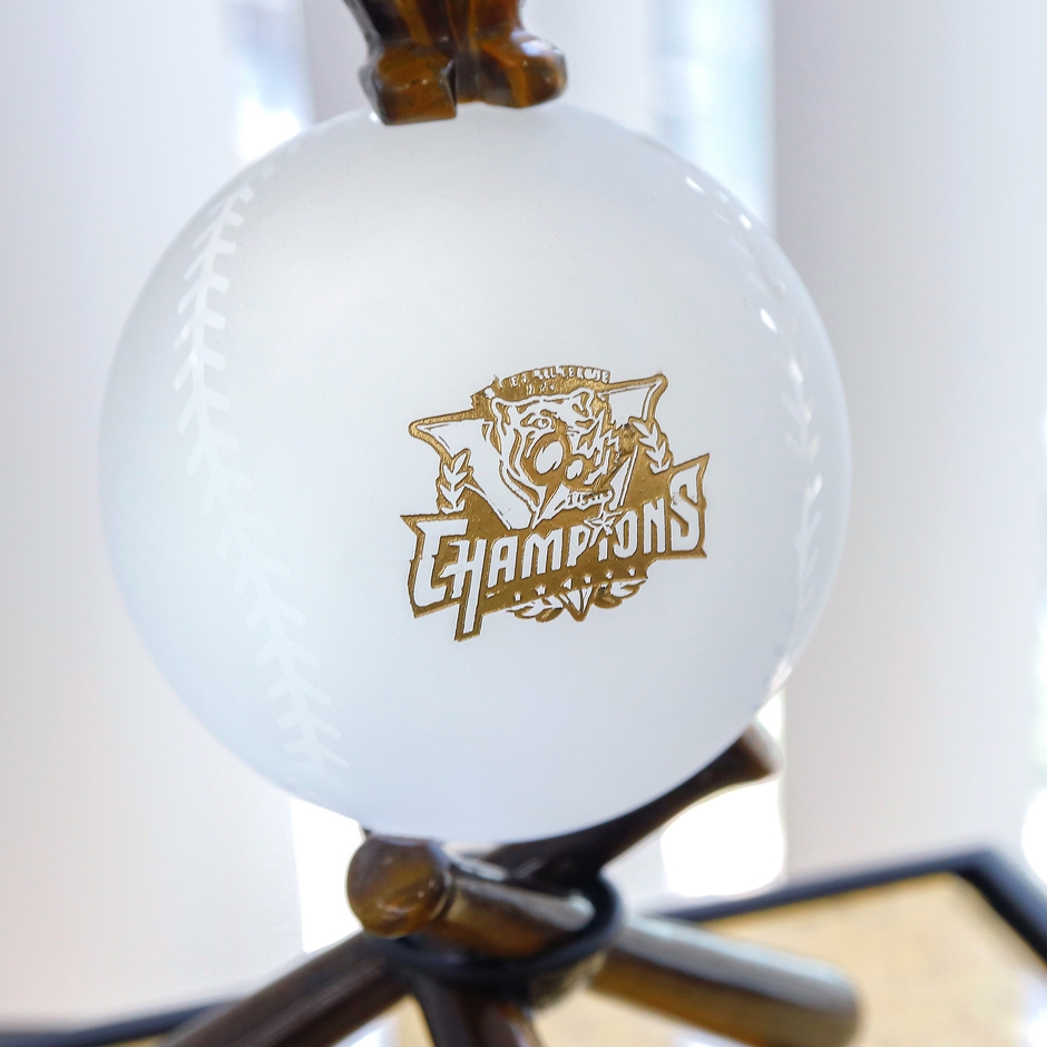 野球ボールのデザインのクリスタルボール