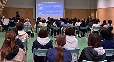 令和6年（2024年）に開催の保護者向け講演会の様子