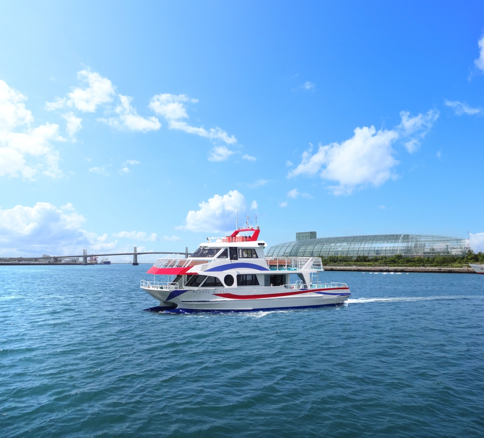 二代目『サンシャインシーガル』(遊覧船の愛称)　遊覧船に乗れる道の駅も全国では希少な存在