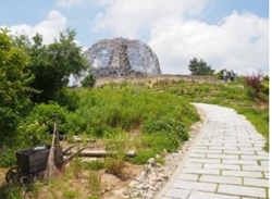 自然体感展望台 六甲枝垂れ 「メドウガーデンガイド」