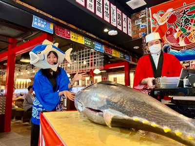 ド派手なショーで景気付け