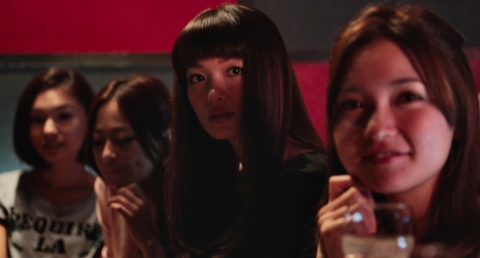 将来に不安を抱える少女たち