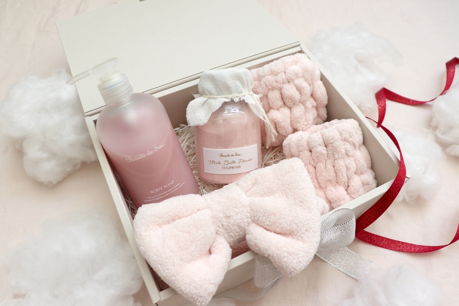 ボディソープとヘアバンド、リストバンド