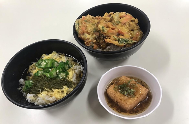 冷製アカモクネバサラ茶漬け（左下）、アカモクかき揚げ丼（上）、アカモク揚げ出し豆腐（右下）