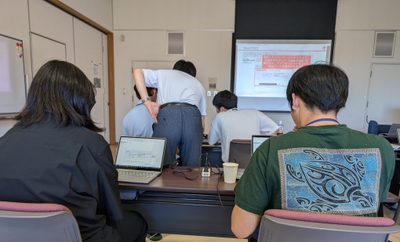 RPA開発中の学生