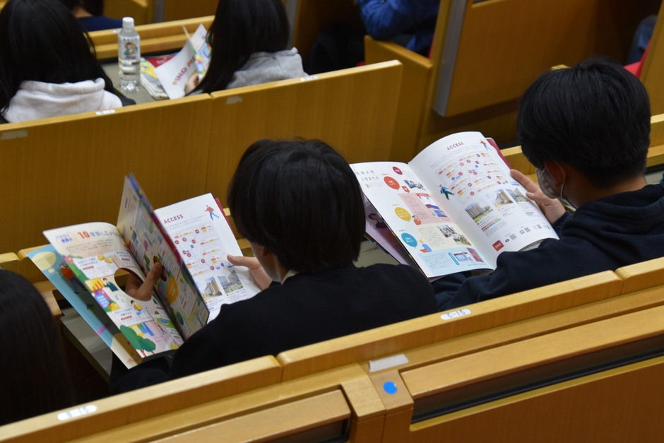 パンフレットなども配布