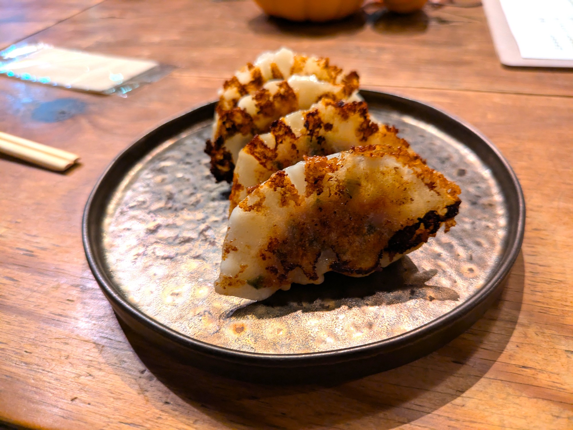 火曜の夜だけ出会える。 冷凍熟成餃子専門店「-ond（オンド）」がリアル店舗を代々木公園にオープン。