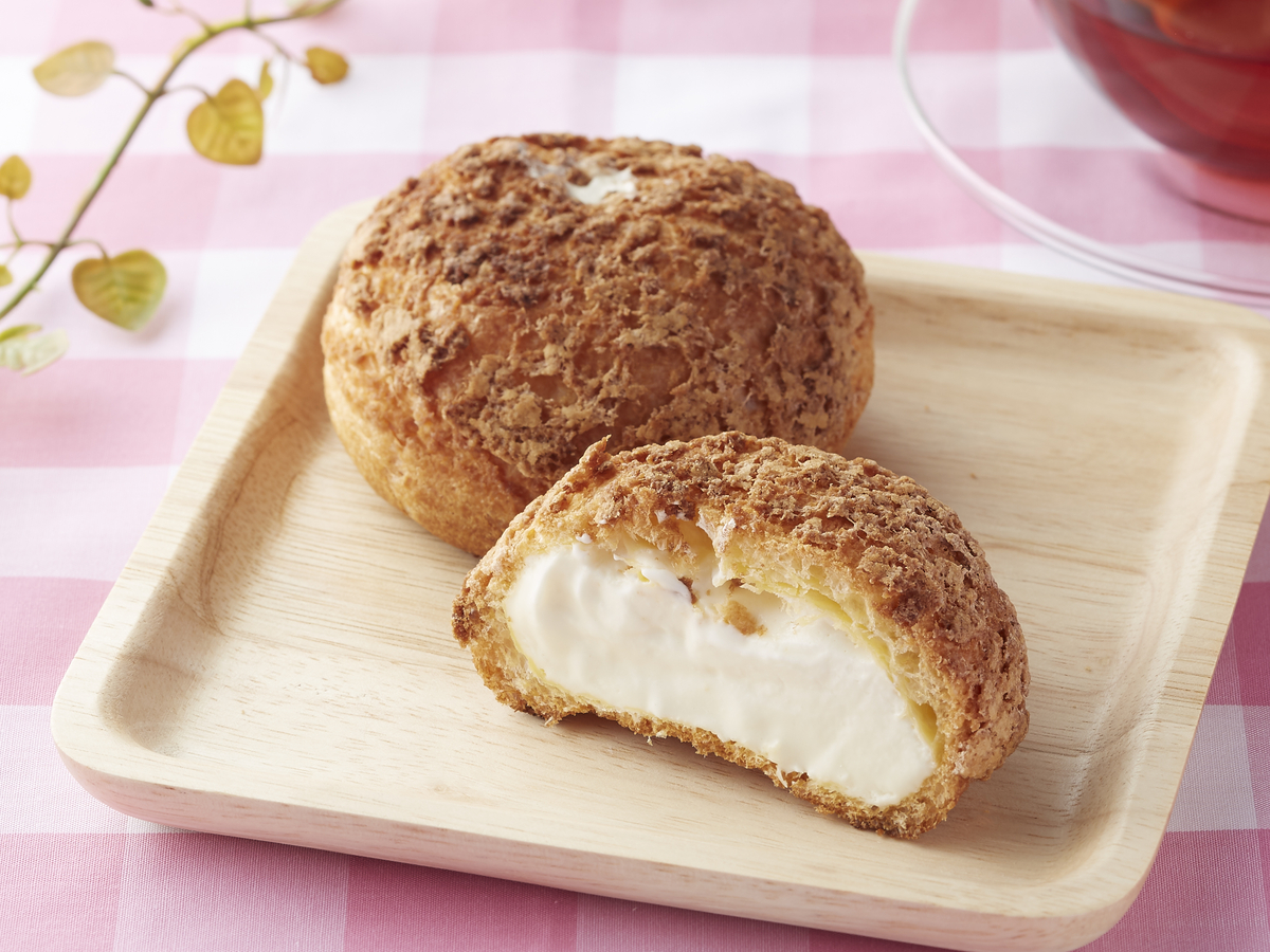 「ソフトクリームバニラ」がシュークリームに変身？！ 史上初！ソフトクリーム原料使用のスイーツ登場 「ソフトクリームみたいなクッキーシュー」 ３/２２（火）発売