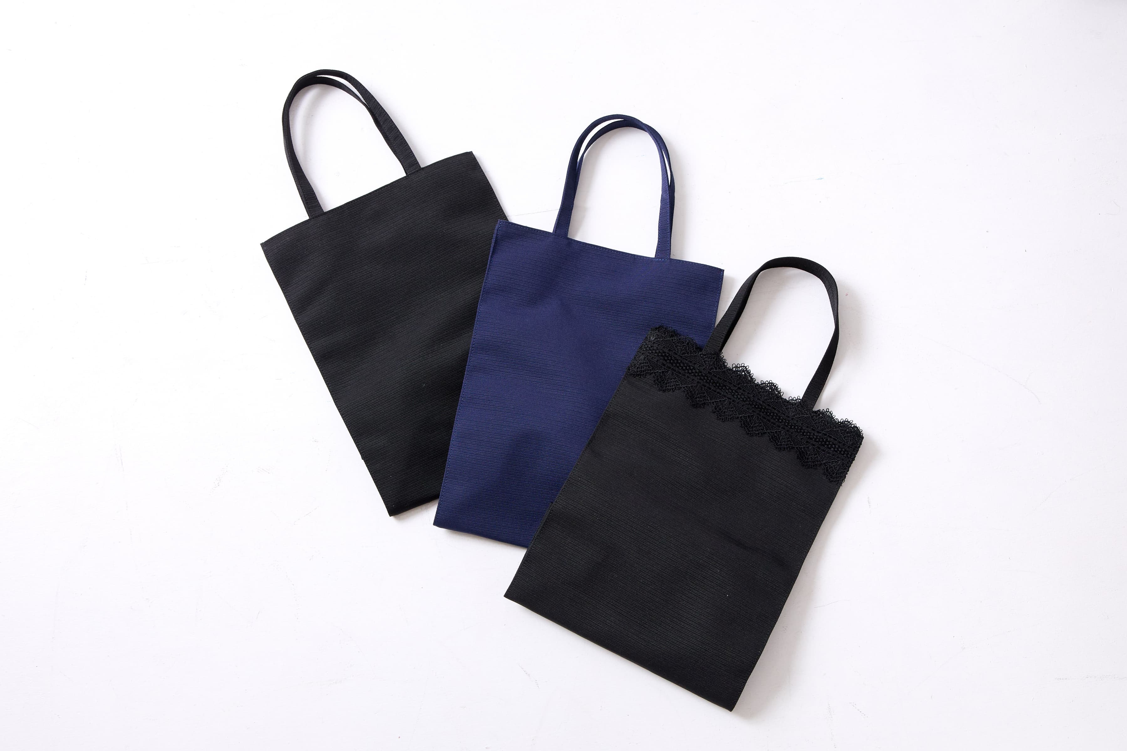 ブラック(無地)・ネイビー(無地)・ブラック(レース)