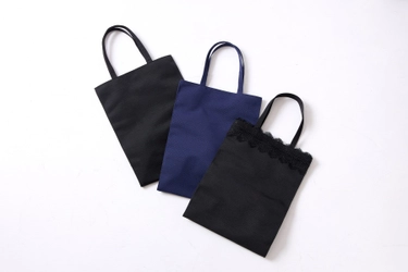 【卒入園・入学式】「A4封筒が折れ曲がる」問題を解決。 式典の静寂を邪魔しない“静音内装”と 衣類への色移り防止を徹底した、実用派フォーマルバッグが発売