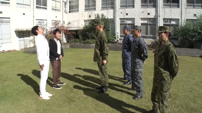 自衛官から今回のミッションが伝えられる