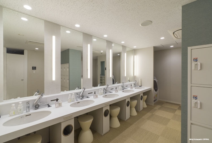 パウダールーム