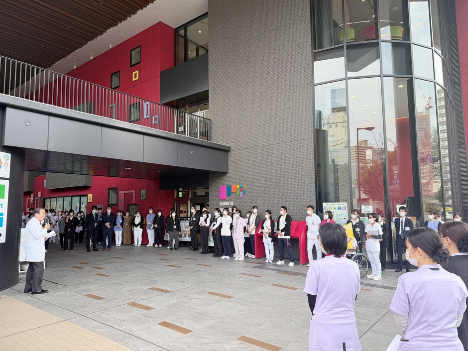 医療複合施設i-Mallの消防訓練に参加した医療・保育施設のスタッフ約130名