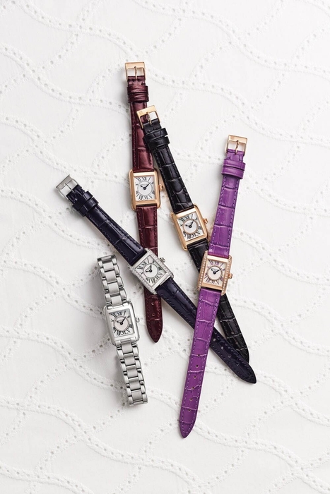 「クラシック カレ レディース」 左から) FC 200MPDC16B 170,500円、FC 200MPWCD16 261,800円 FC 200MC14 132,000円、FC 200MPDC14 170,500円、FC 200MPWVDCD14 305,800円