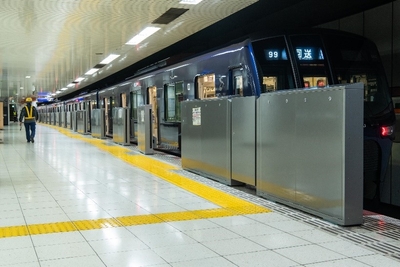大和駅に設置したホームドア