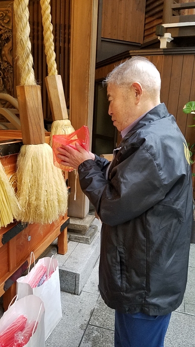 小網神社で当せん祈願（東京・日本橋)