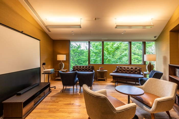 約10席のラウンジ Lounge-A