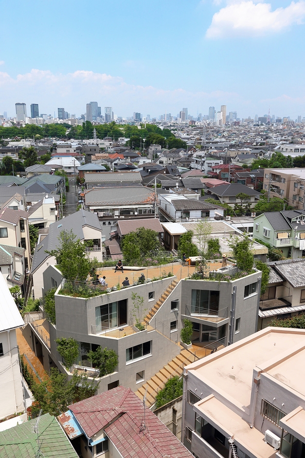 SUEP.「ミドリノオカテラス」(2020) Photo:中村絵