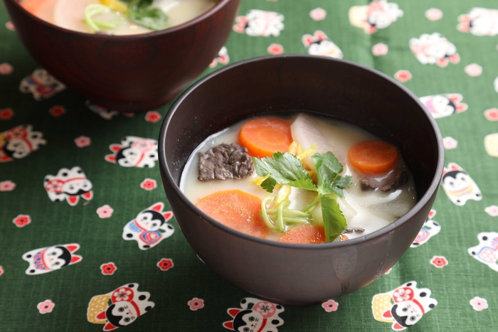 白味噌仕立ての鯨雑煮